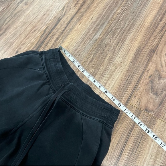 Lululemon Scuba Jogger
Black - Picture 9 of 10